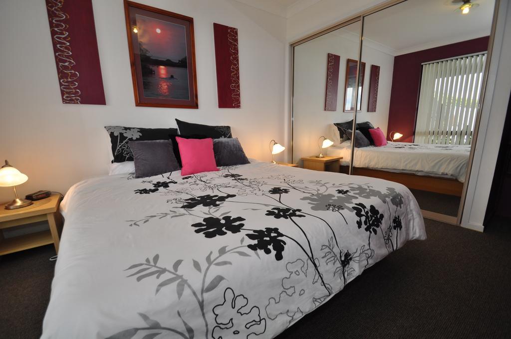 Beachfront Apartments Narooma Rom bilde
